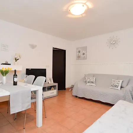 Fuer 4 Personen Ca 65 Qm In Pula-fondole, Istrien Istrische Riviera Apartment